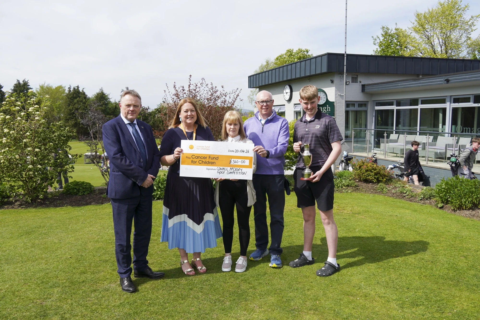 Golf Cheque with Conal's Parents